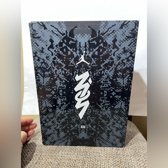 Like New, Size 9 - Jordan Zion 3 Mud, Sweat and Tears with Box - Picture 12 of 15